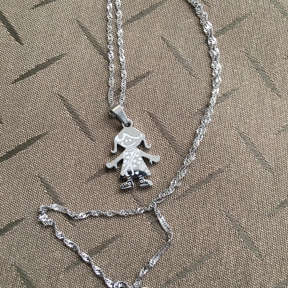LITTLE GIRL CHARM W CHAIN